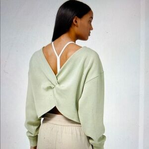 Lululemon Twist Back to Front Pullover